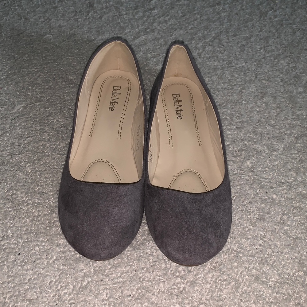 Gray Flats - Picture 2 of 3